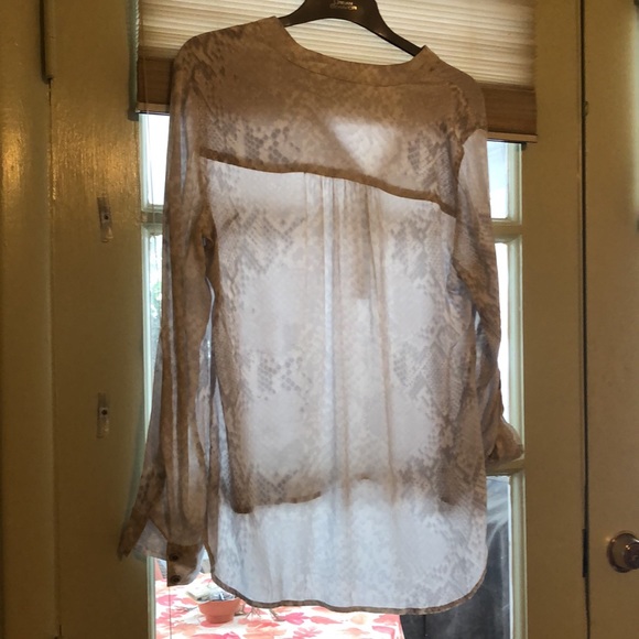 Cache silk 1/4 button down long sleeve blouse. Size large. - Picture 8 of 9